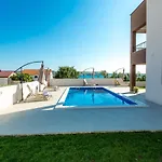 Zrno ريتنا